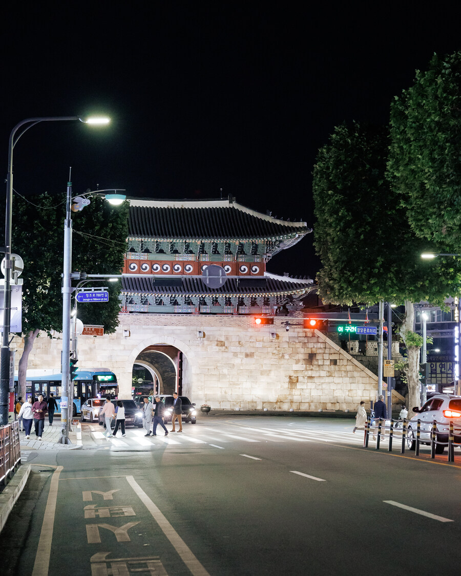 수원화성과 수원제일교회_1.jpg