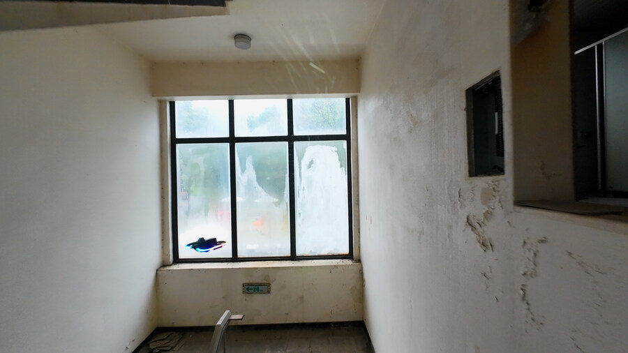 어두운 폐건물 탐사를 위한 드론의 필수 아이템은 뭘까?_12.jpg