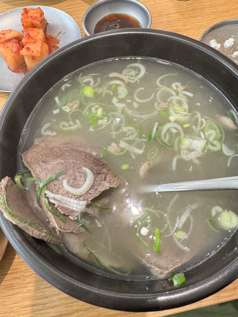 국밥을 찾아 해매는 늙은 하이에나의 추천 음식 "한우곰탕"_7.jpg