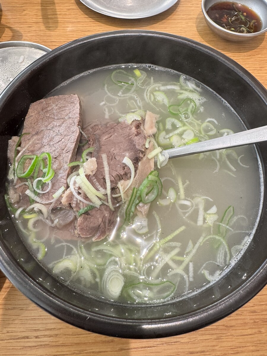 국밥을 찾아 해매는 늙은 하이에나의 추천 음식 "한우곰탕"_9.jpg