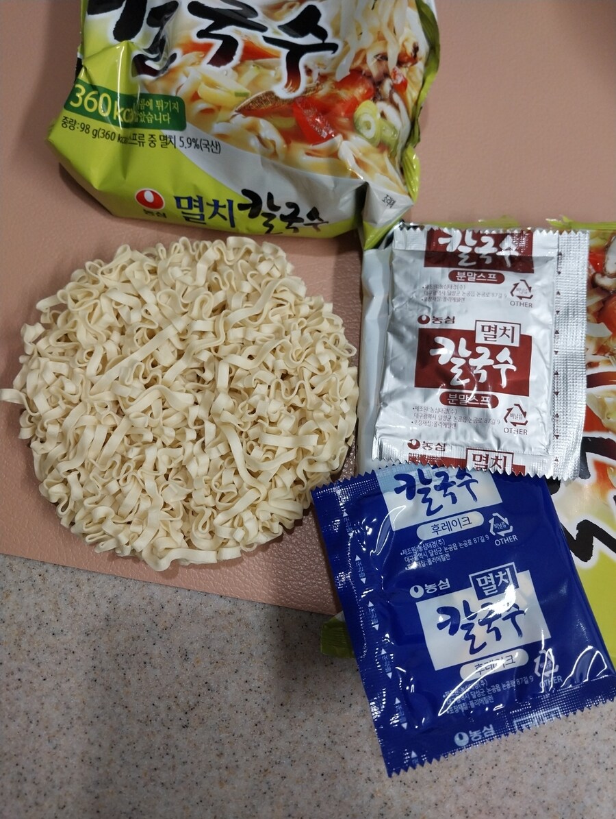 농심 멸치 칼국수_2.jpg