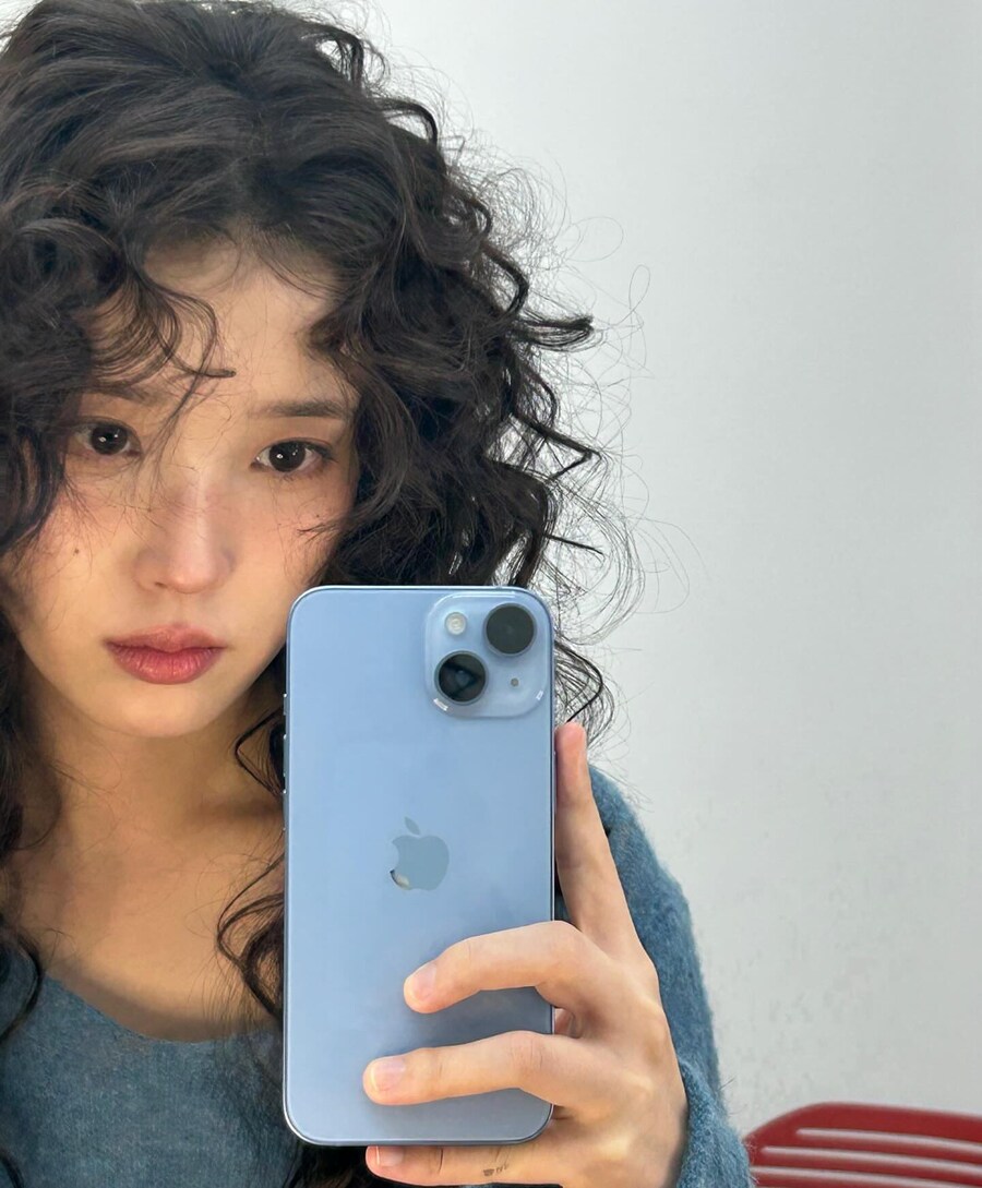 2025.11.06 아이유 인스타그램_5.jpg