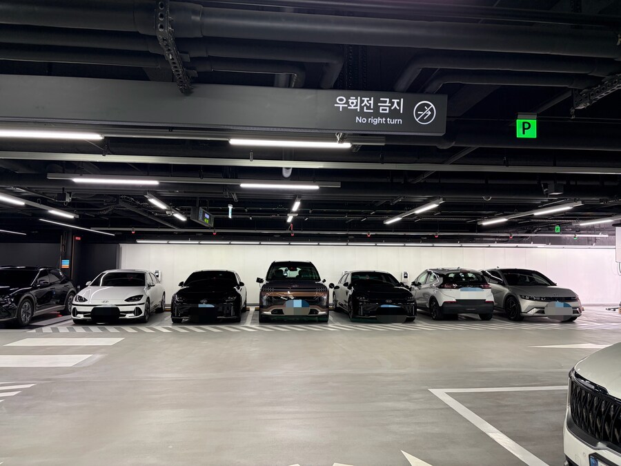 어느 전기차 충전소..._1.jpg