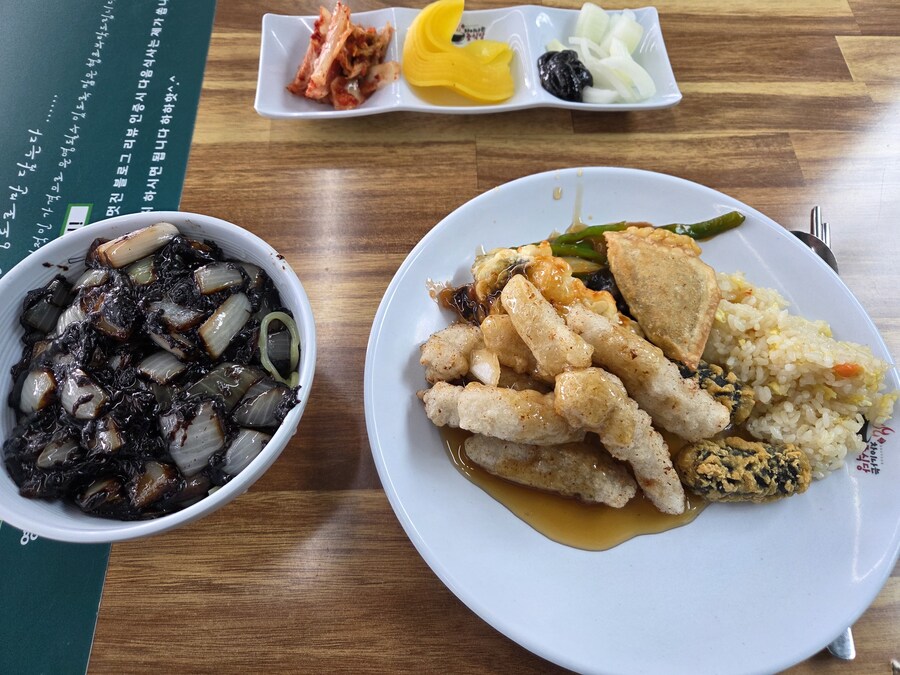 오른쪽 베스트에서 간짜장으로 난리났던데_1.jpg