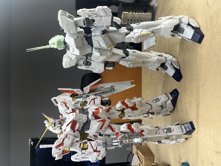 메가사이즈 RX-0 Unicorn Gundam (유니콘모드)_2.jpg