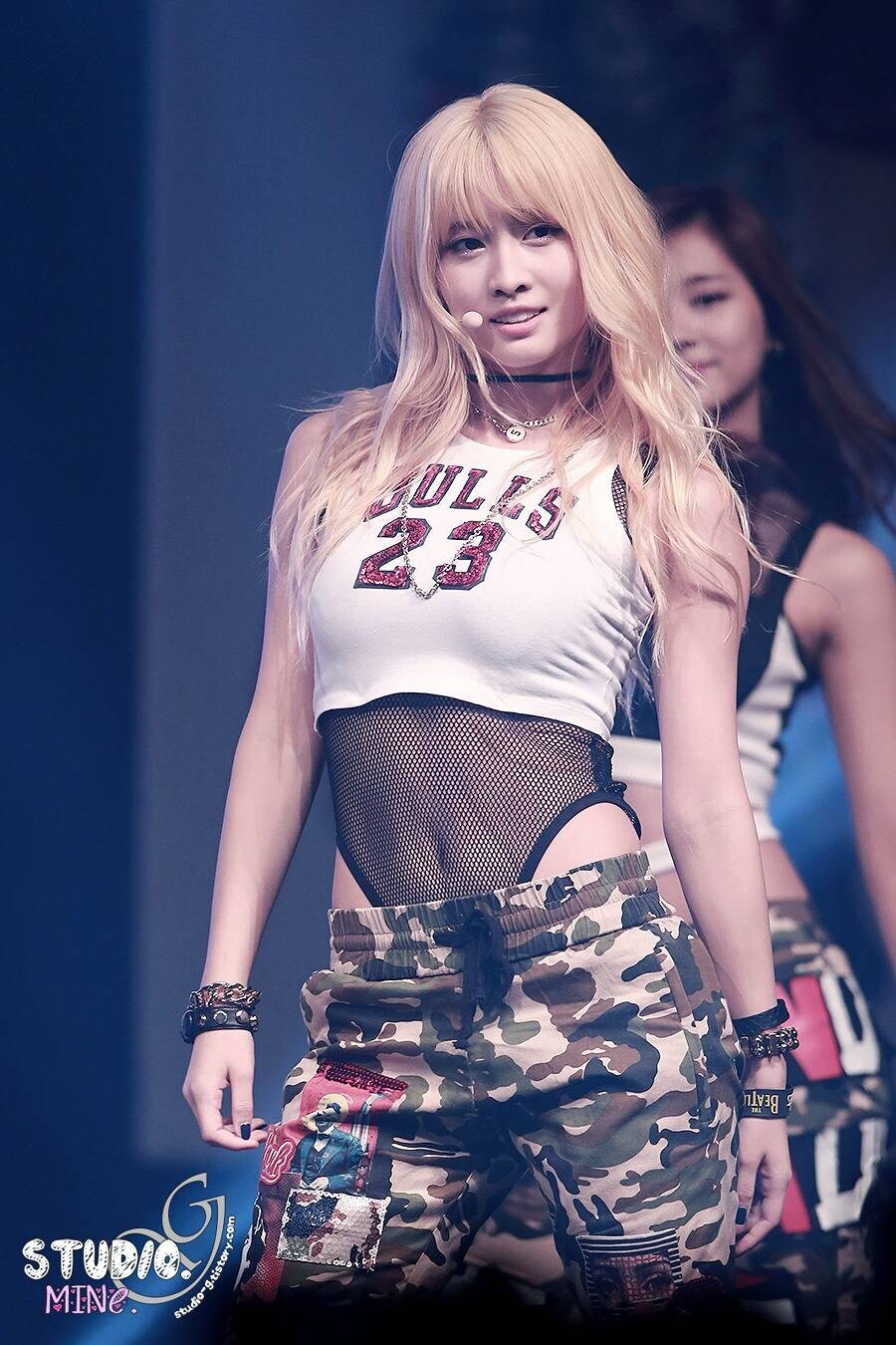 블루아카) 대만섭 아루복장이 충격적이긴 하네.jpg_3.jpg