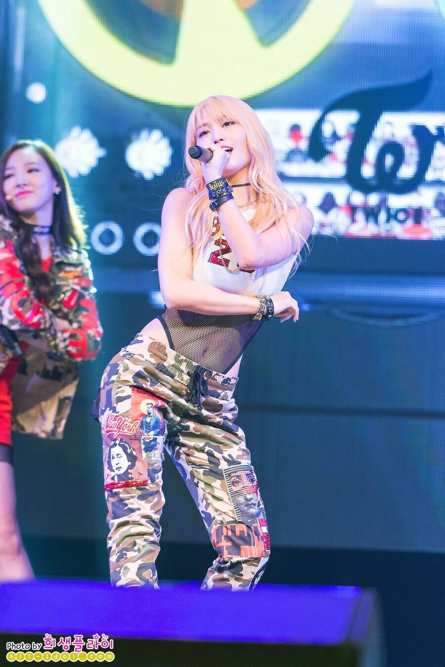 블루아카) 대만섭 아루복장이 충격적이긴 하네.jpg_4.jpg