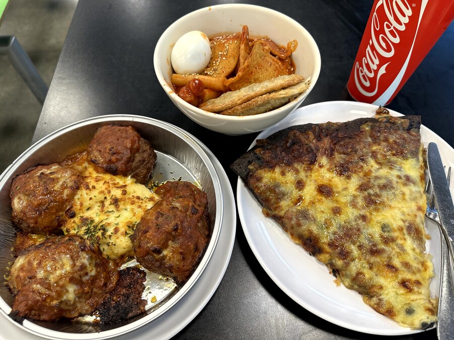 트레이더스 푸드코트_1.jpg