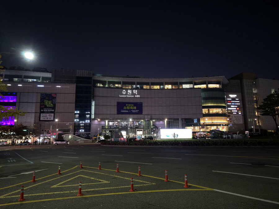 사진)수원역의 밤_1.jpg