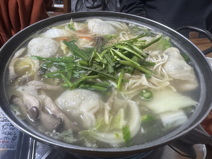 이북식 만두전골_2.jpg