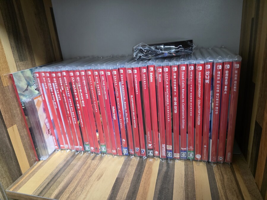 책장 구입기념 소장중인 게임들..._10.jpg