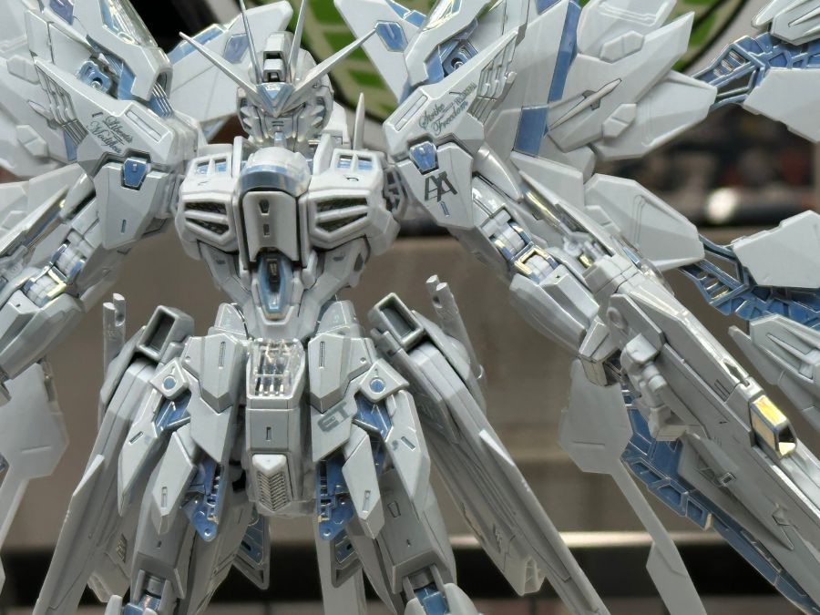 MGEX S 프리덤 트와일라잇 코팅 신치토세 공항점 전시 사진_4.jpg