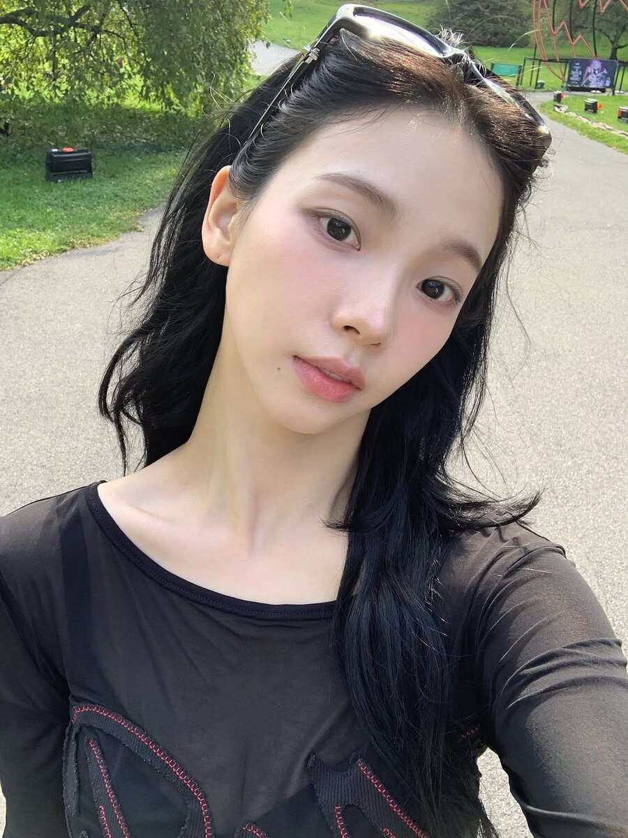 [카리나] ✨오늘의 컨셉은 엣지 앞머리✨ PRADA SS26 쇼 vlog_6.jpg