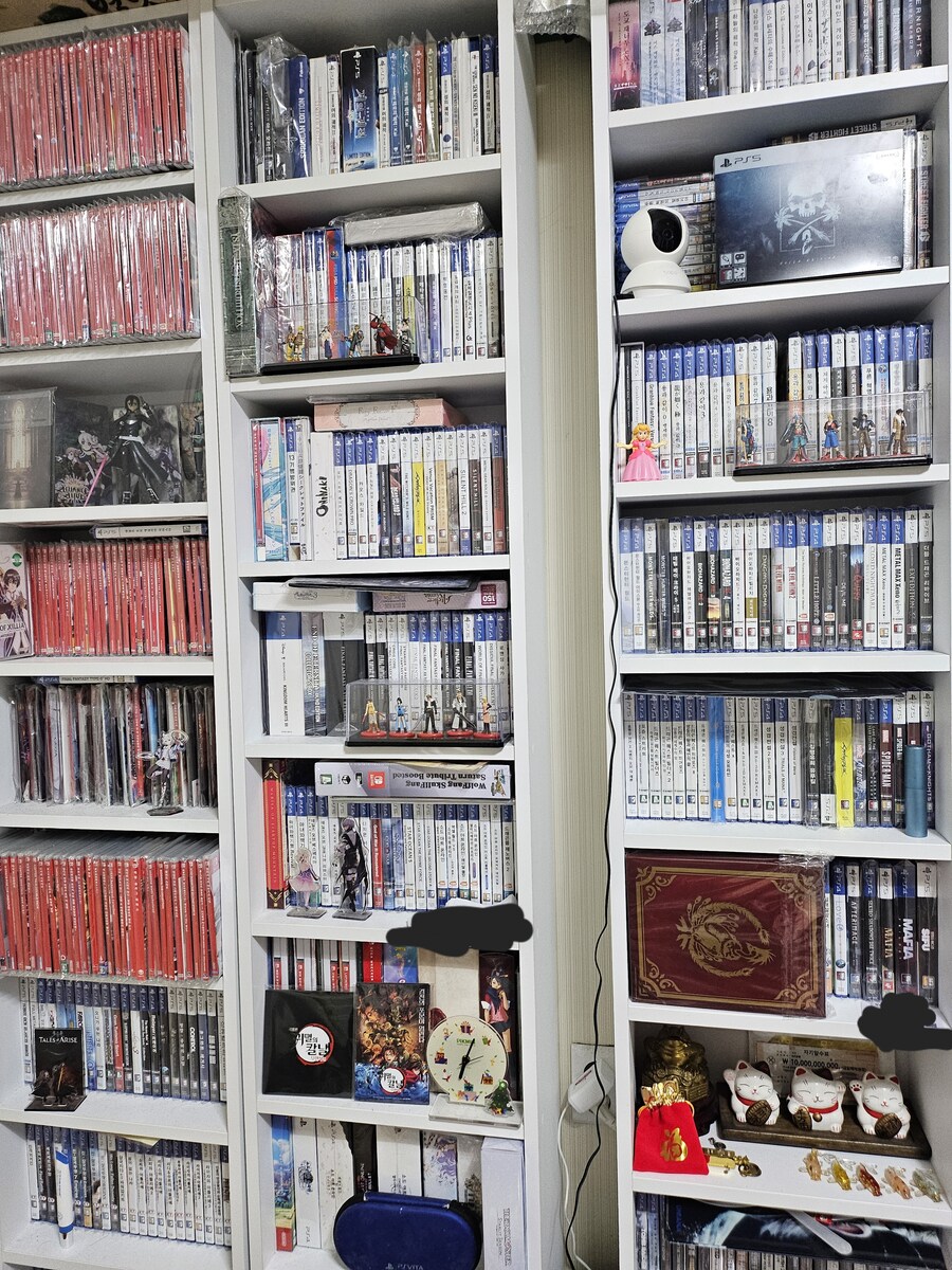 저도 패키지를 모아봤는데~ 책장이 꽉차고있네요~ ㅜㅠ_3.jpg