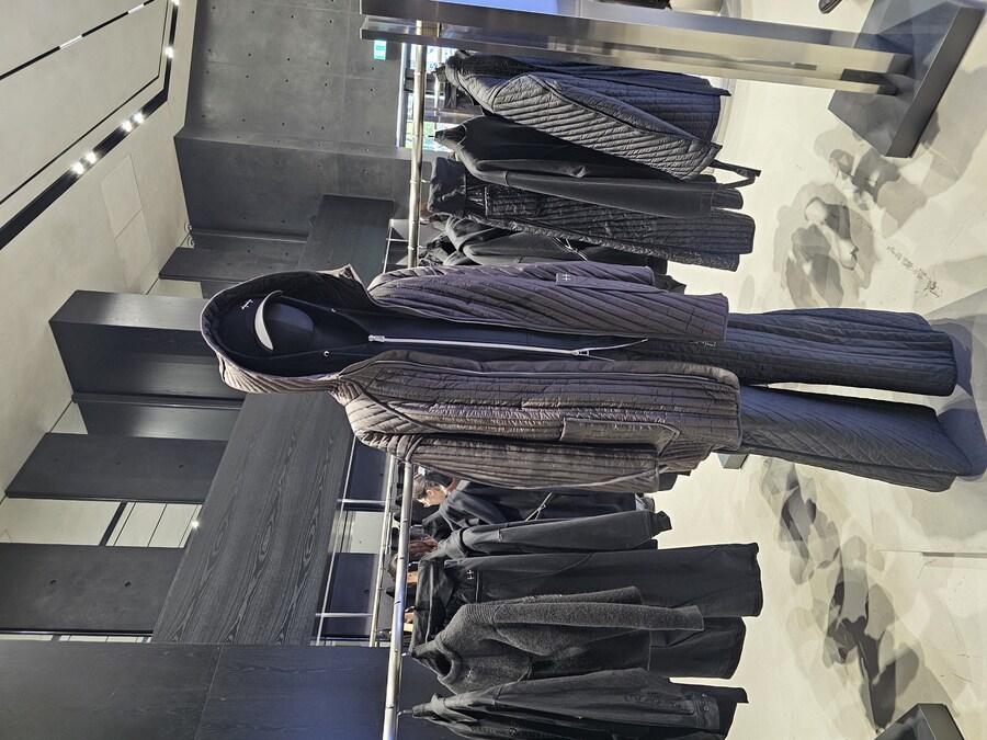 송지오 엘리엇 에밀 콜라보 스웻팬츠_5.jpg