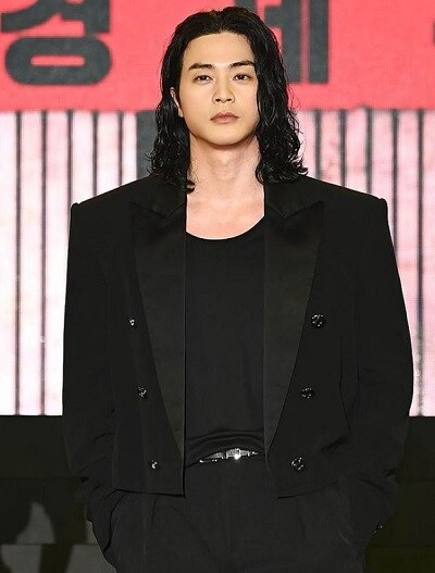 피지컬 아시아 몽골 곡예사 아재 근황_7.jpg