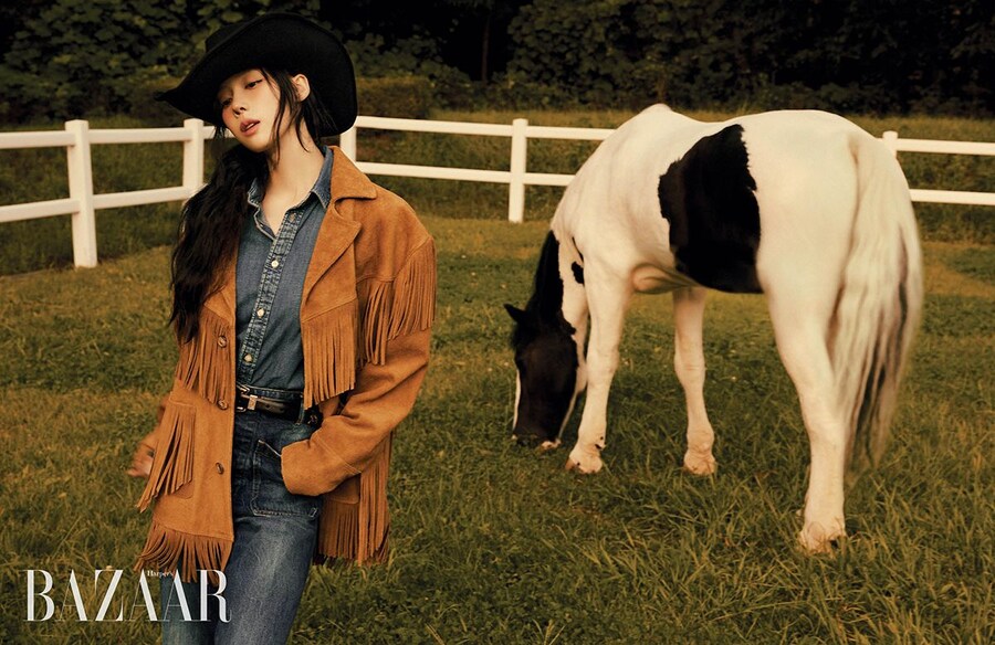 [에스파]🐴말이 좋아🥰 윈터 하퍼스바자 10월호 커버 비하인드_7.jpg