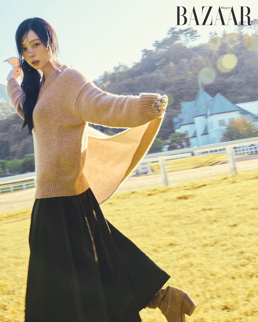 [에스파]🐴말이 좋아🥰 윈터 하퍼스바자 10월호 커버 비하인드_23.jpg