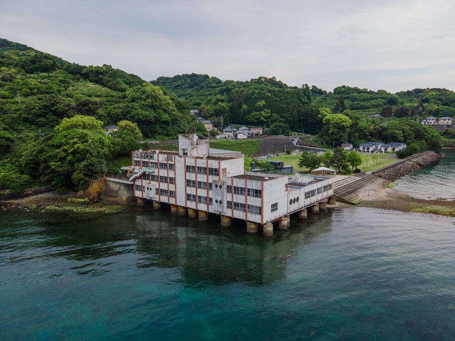 일본, 바다 위의 초등학교 폐교🌊🏚️_1.jpg