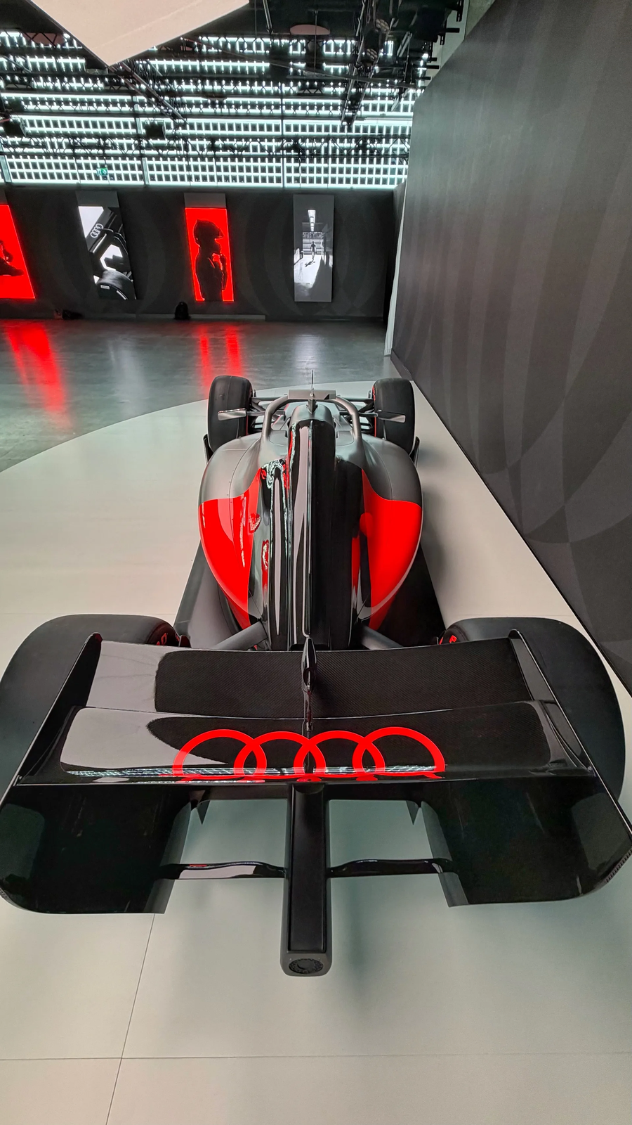 F1) 레볼루트 아우디 F1 팀 2026년 레이스카 공개_5.webp