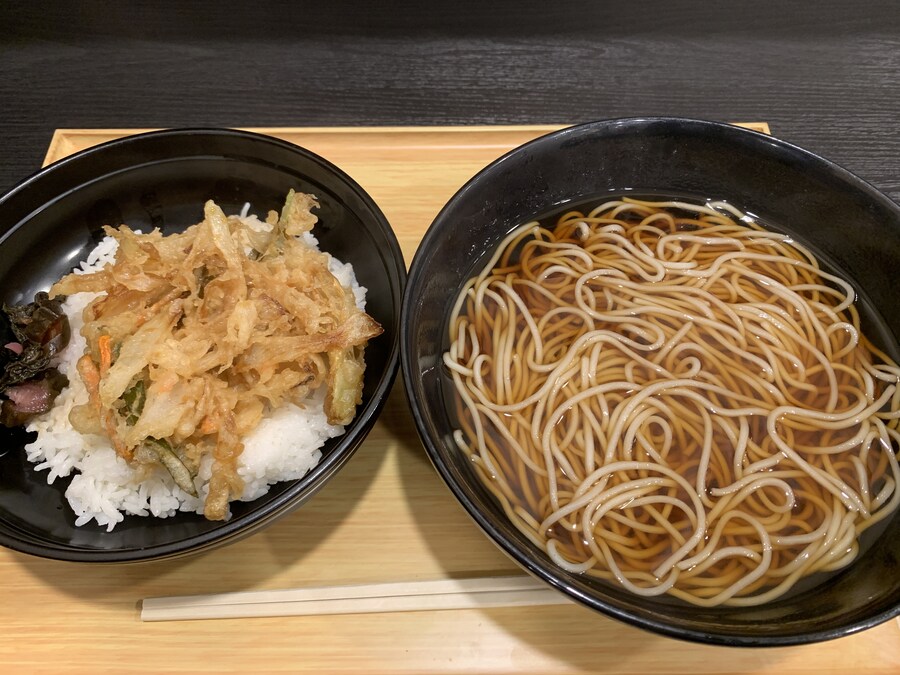 야채튀김덮밥 온소바_1.jpg