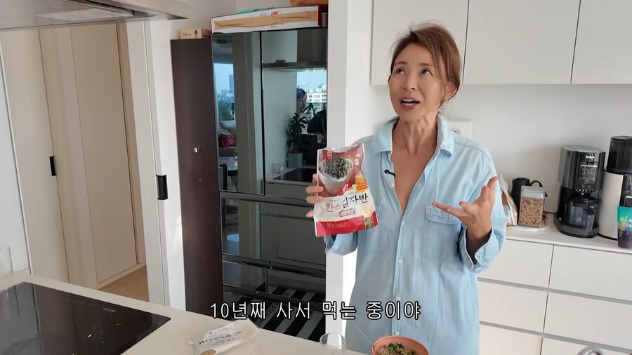 유튜브) 아이씨 우리 먹을것도 부족한데_8.png