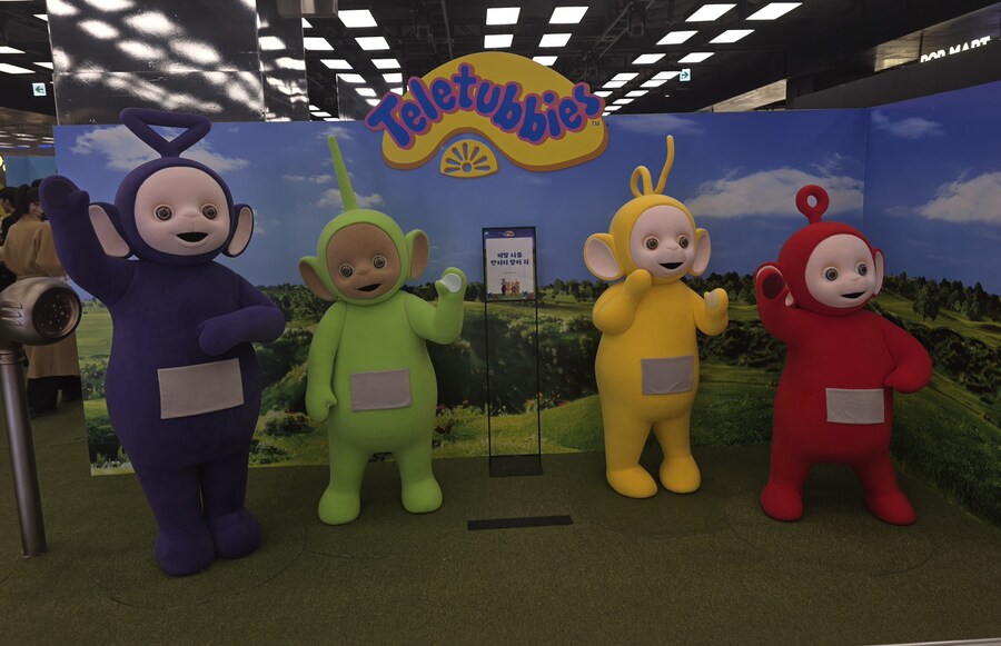 더 현대 서울에서 만난 텔레토비와 앨리스_1.jpg