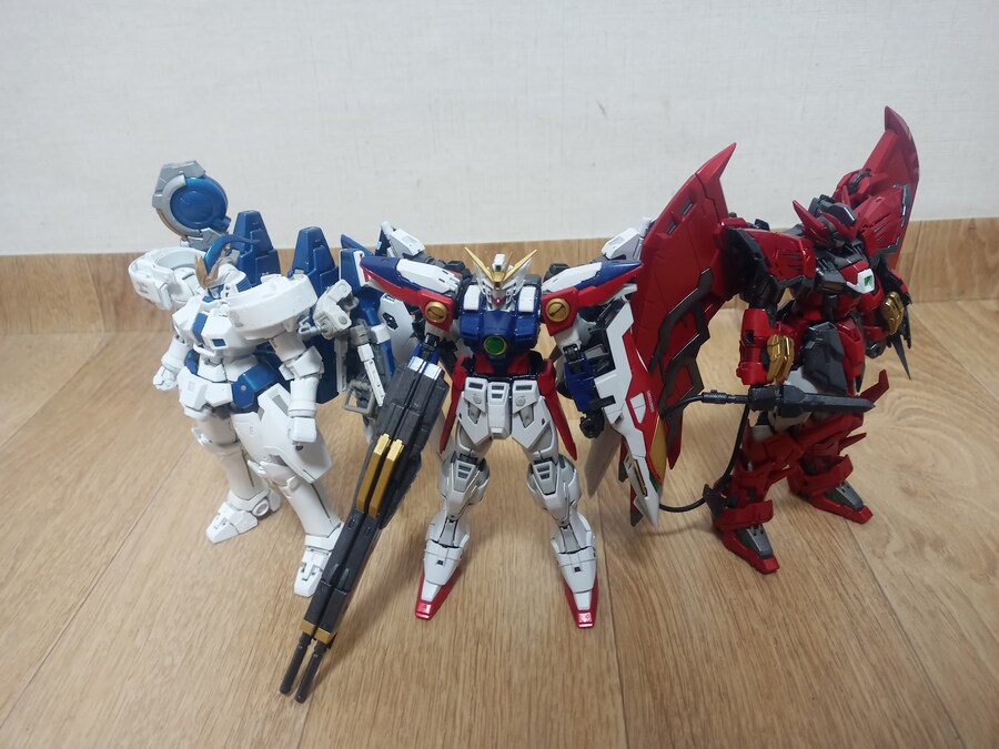 [HG]드뎌 다 모은 HG 윙전대 2기 기체_7.jpg