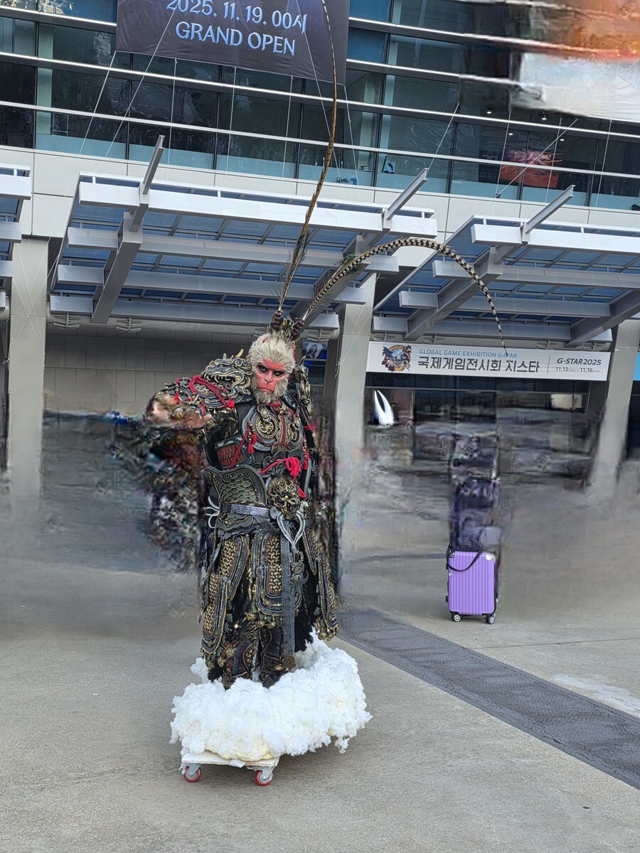 지스타) 오늘 본 코스중에 젤 멋있던거_1.jpg