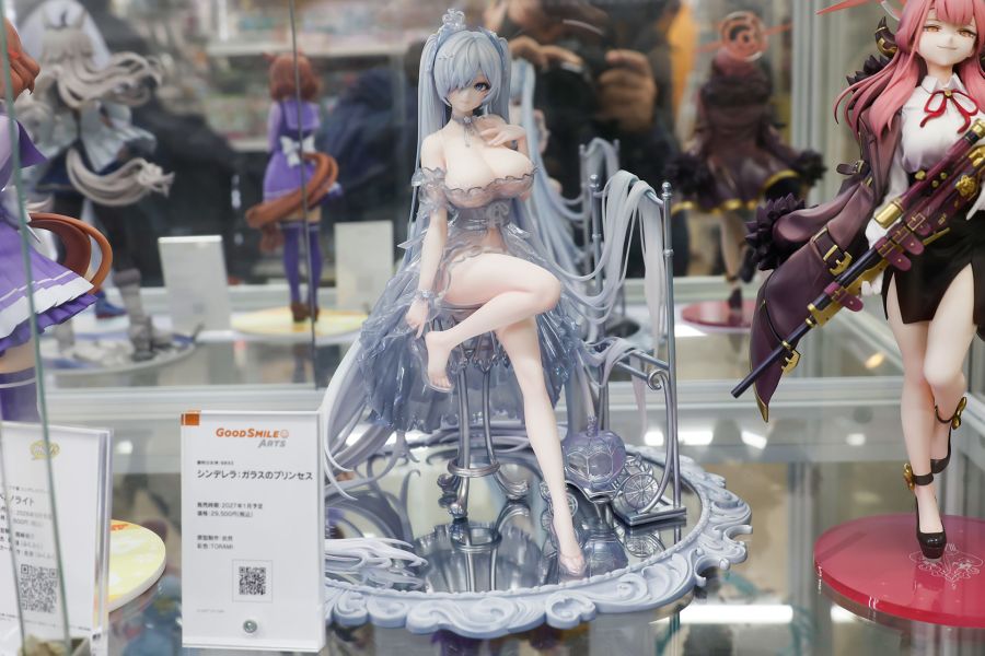 [굿 스마일] 1/7 승리의 여신: 니케 - 신데렐라: 글라스의 프린세스 전시 2_1.jpg