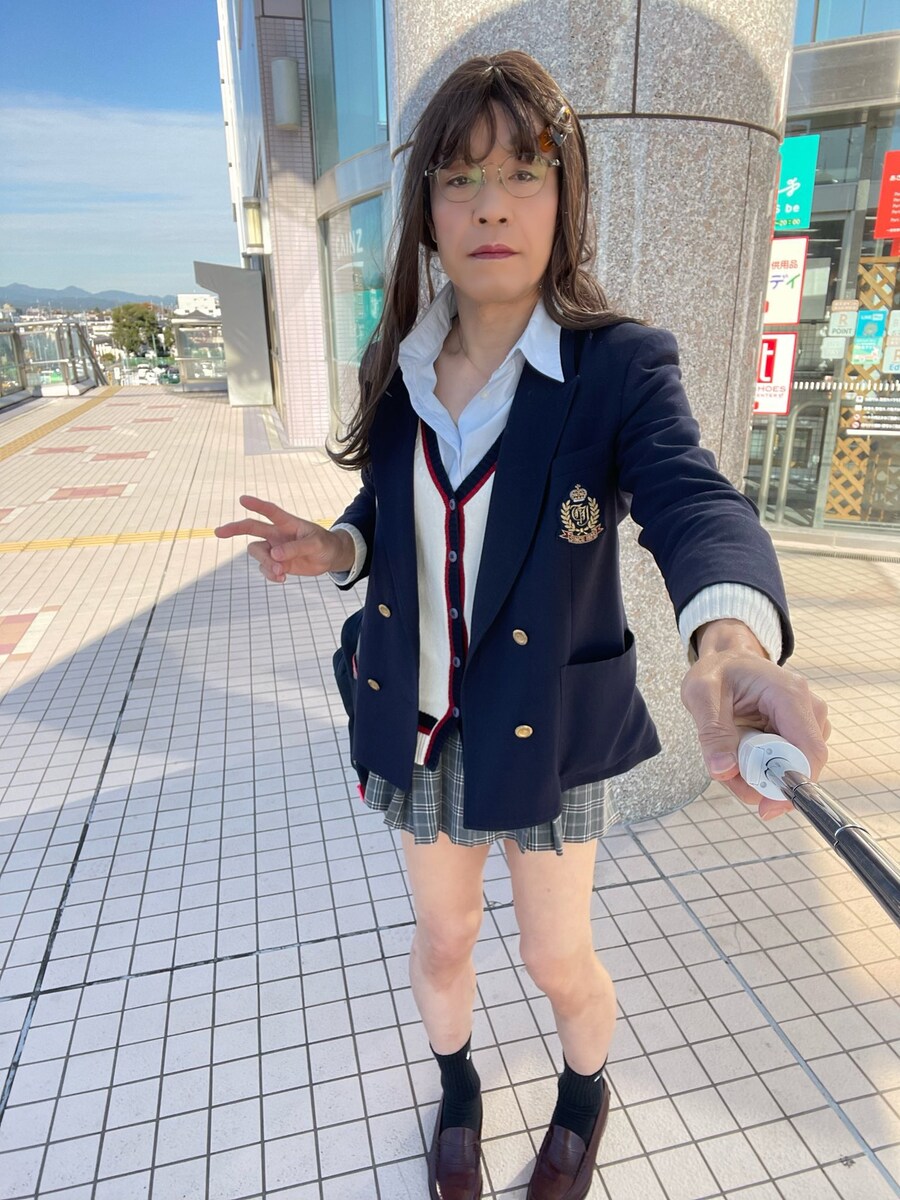 검정팬티 보여주는 여고생_2.jpg