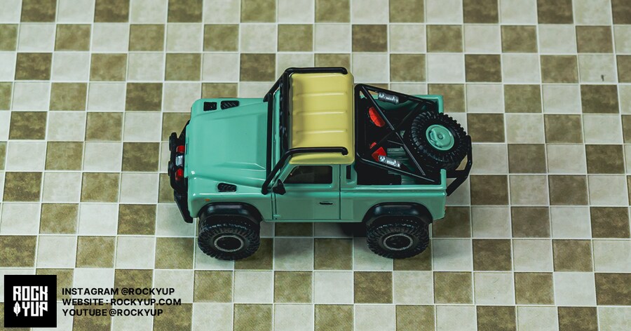 1/64 핫휠엘리트 랜드로버 디펜더90 픽업 민트_30.png