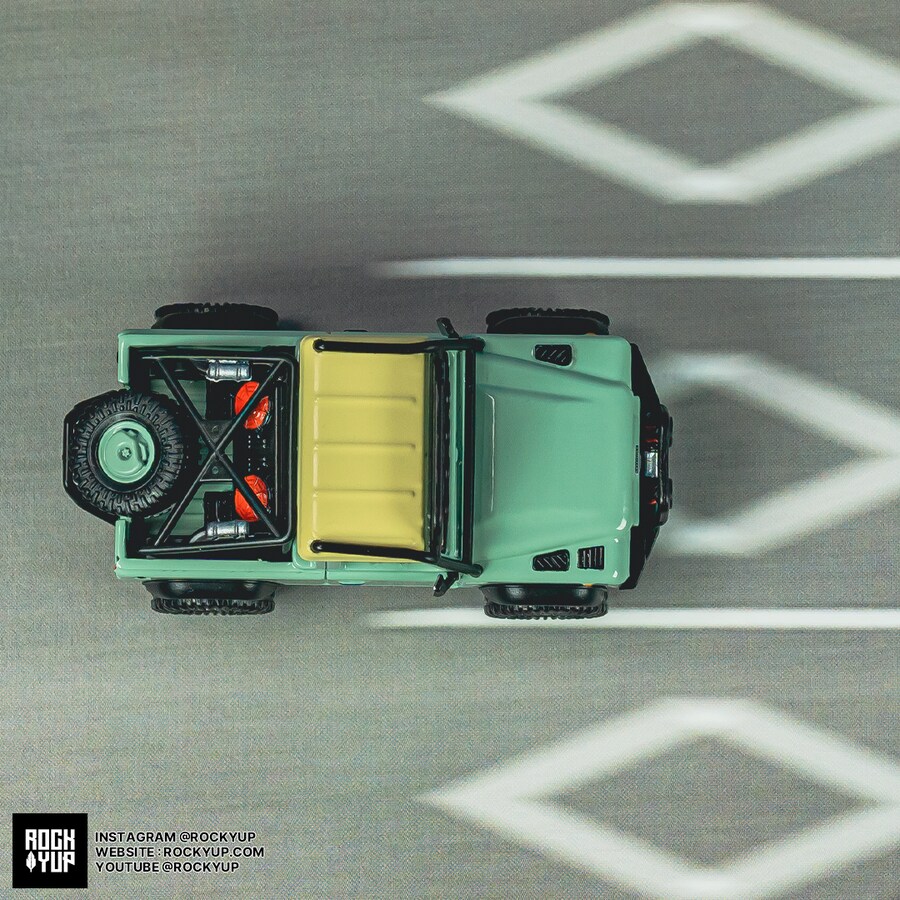 1/64 핫휠엘리트 랜드로버 디펜더90 픽업 민트_9.png