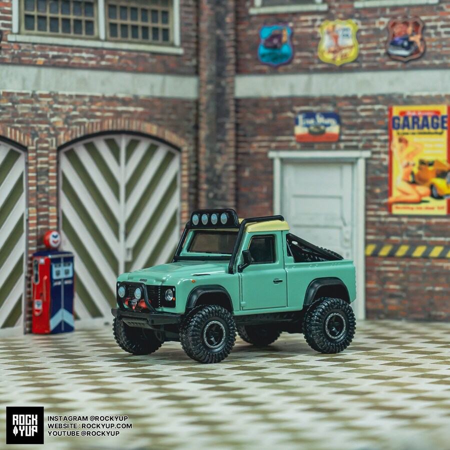 1/64 핫휠엘리트 랜드로버 디펜더90 픽업 민트_13.png