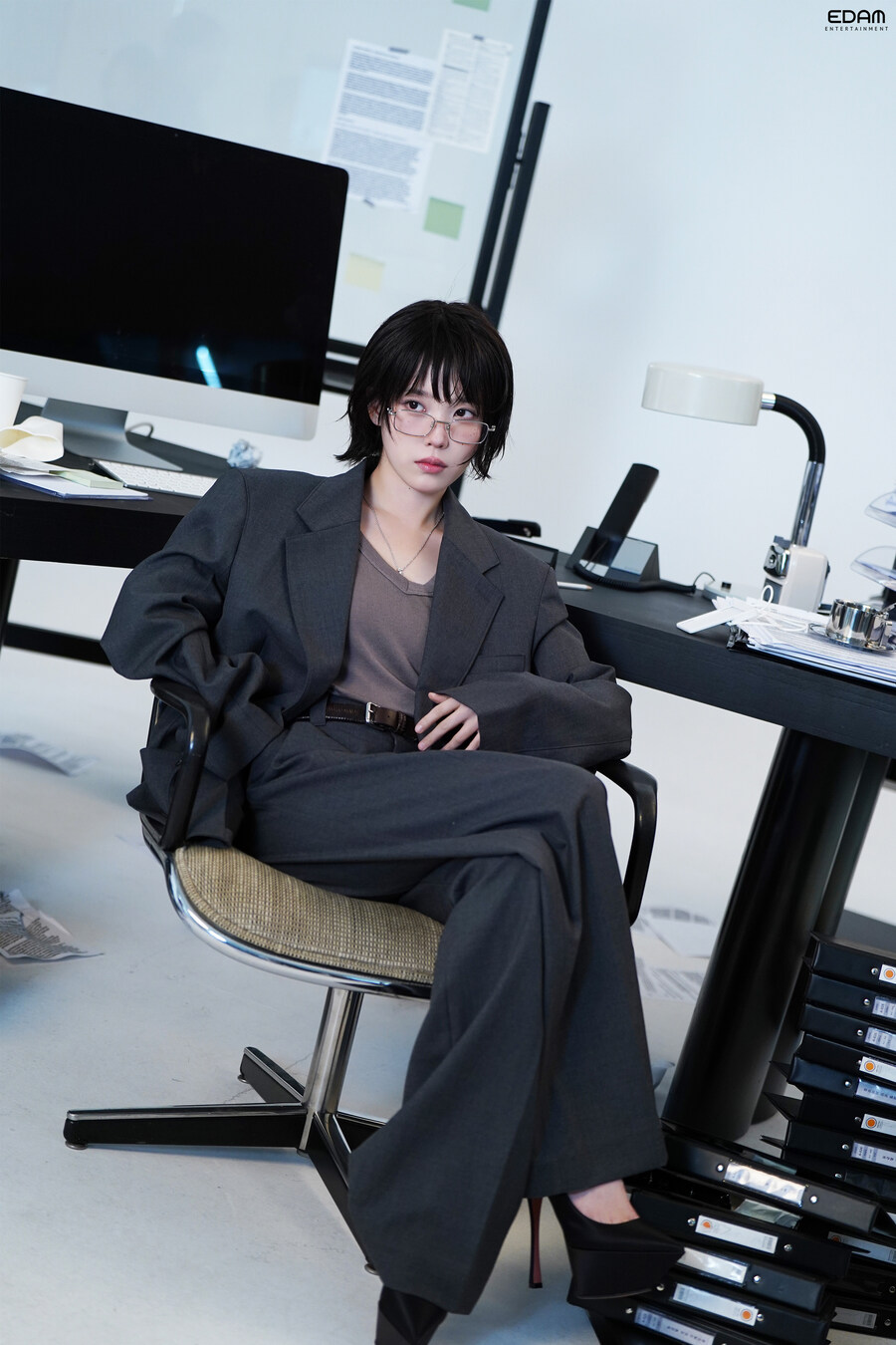 [EDAM] J(ieun)PT야, 아이유 시즌그리팅 비하인드 보여줘(1-20장)_1.jpg