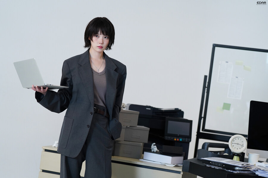 [EDAM] J(ieun)PT야, 아이유 시즌그리팅 비하인드 보여줘(1-20장)_3.jpg