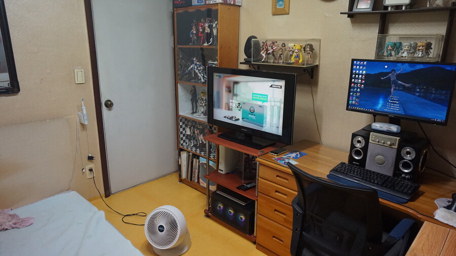 철들지 못한채 시간이 멈춰버린 50세 방사진_26.jpg