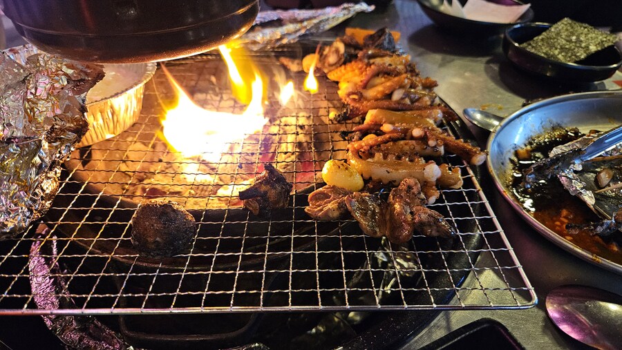 [부산]조개구이와 낙지를 같이 먹을수 있었던 삼바리 광안점 + 엄용백 돼지국밥_4.jpg