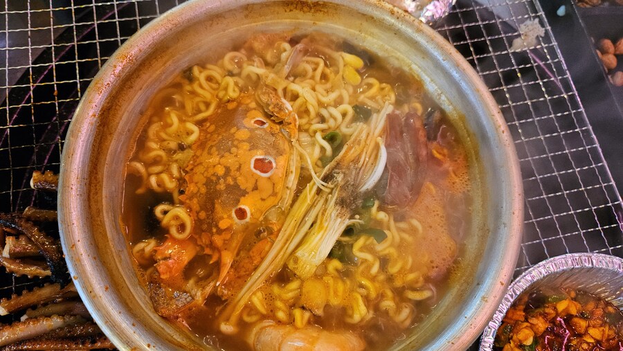 [부산]조개구이와 낙지를 같이 먹을수 있었던 삼바리 광안점 + 엄용백 돼지국밥_7.jpg