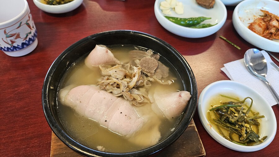 [부산]조개구이와 낙지를 같이 먹을수 있었던 삼바리 광안점 + 엄용백 돼지국밥_9.jpg