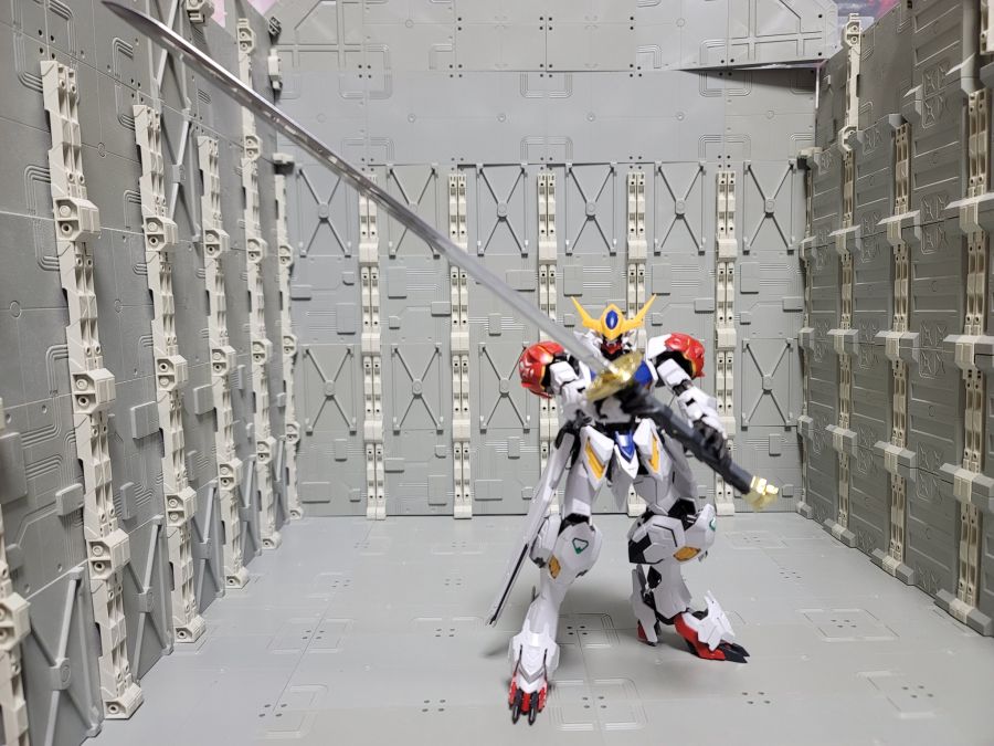 MG 건담 발바토스 루프스 무기 교체 사진_4.jpg