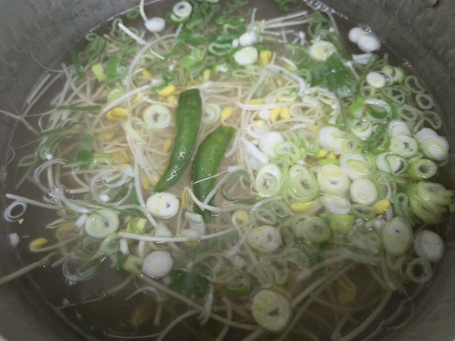 직장에서 3천원씩 걷어서 해먹는 점심 무생채비빔밥_4.jpg