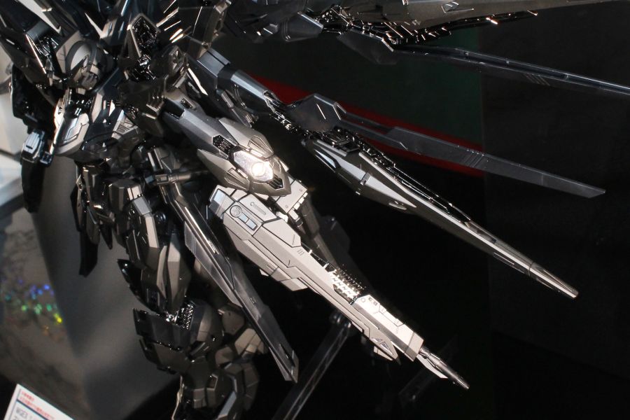 MGEX 스트라이크 프리덤 코팅판 계열 다각도 전시 사진_23.jpg