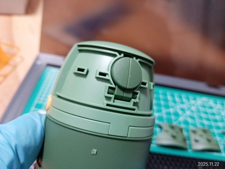 HGFC 1/144 만다라 건담 조립 진행 리뷰_34.jpg