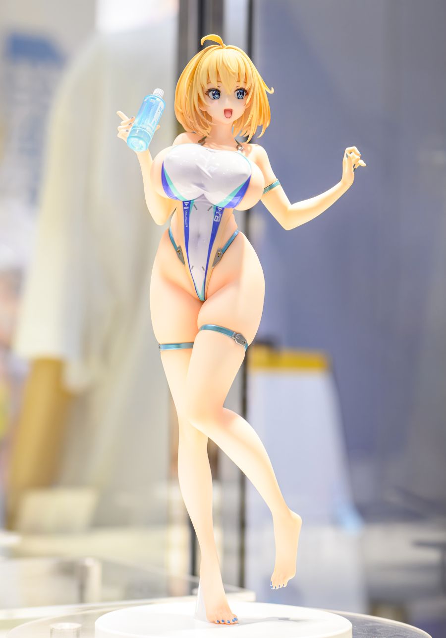 [AMAKUNI] 소피아 F 셔링 하이레그 수영복 Ver 전시 사진 2_1.jpg