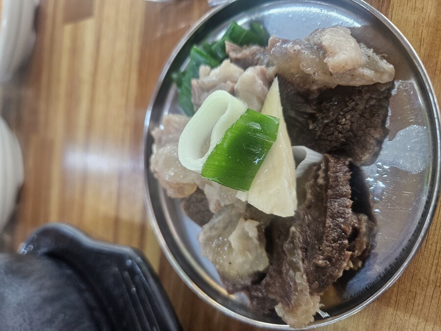 [음성] 오랜만에 뜨끈 한 국밥 먹었습니다_4.jpg