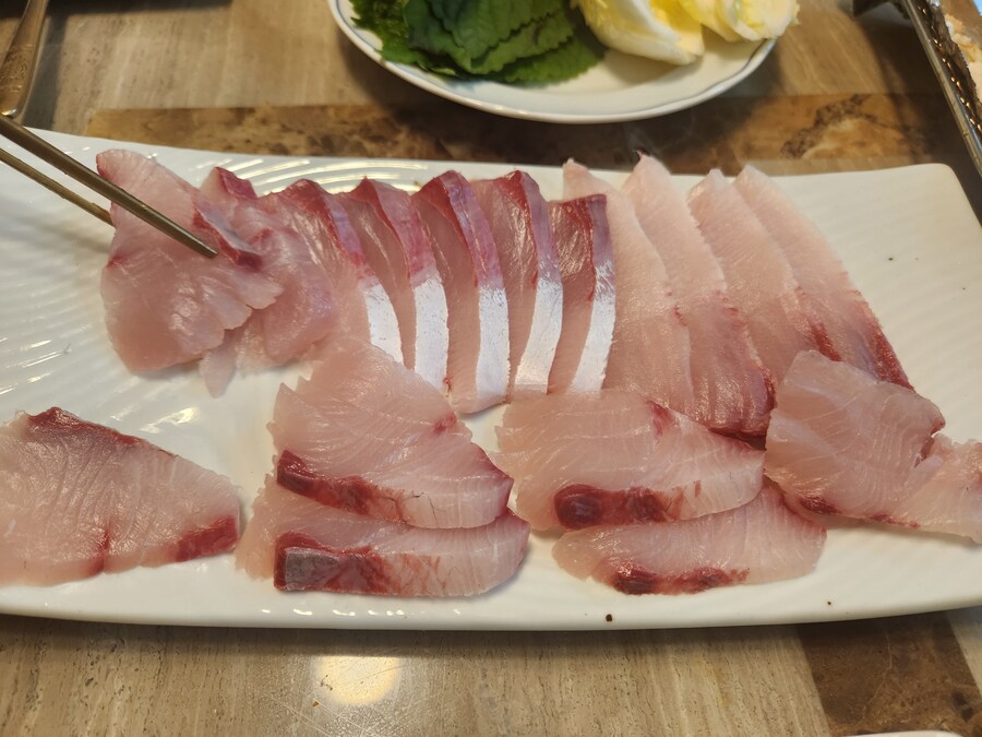 오늘 방어 한상 잘랐습니다._4.jpg