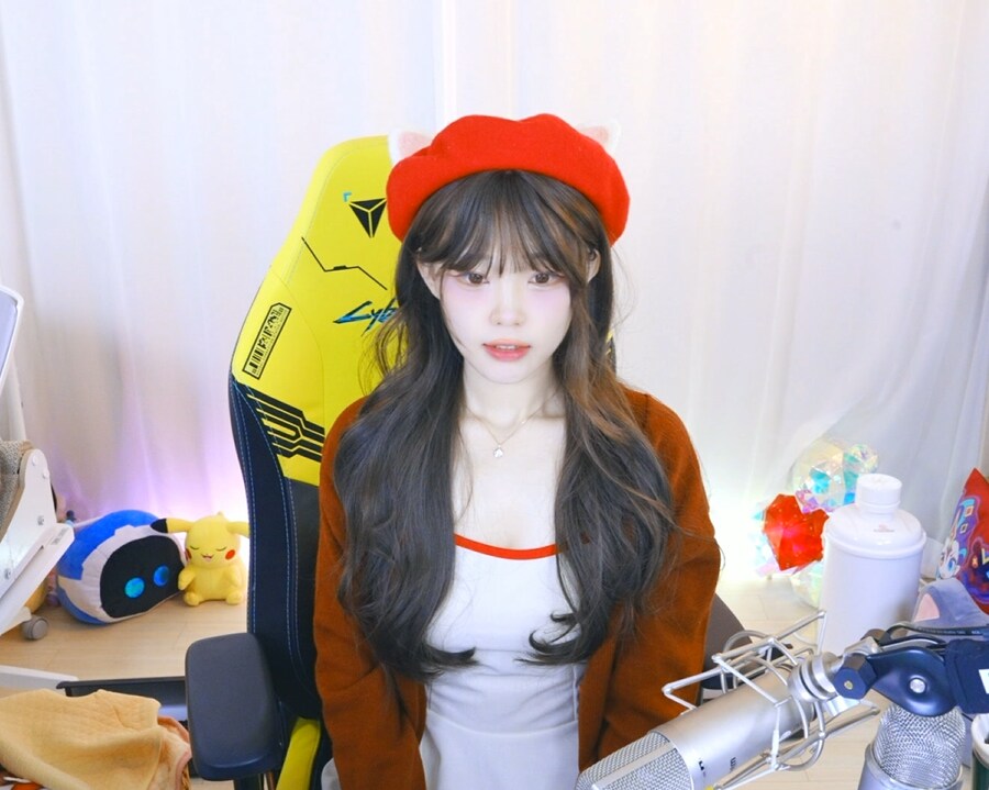 새봄TV] 하숙생이 전부 미녀입니다만?2(실사미연시)+아이온2_2.png