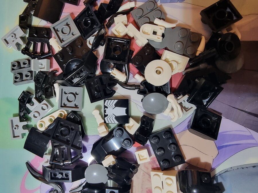 레고 76276 베놈 맥, 마일즈_3.jpg