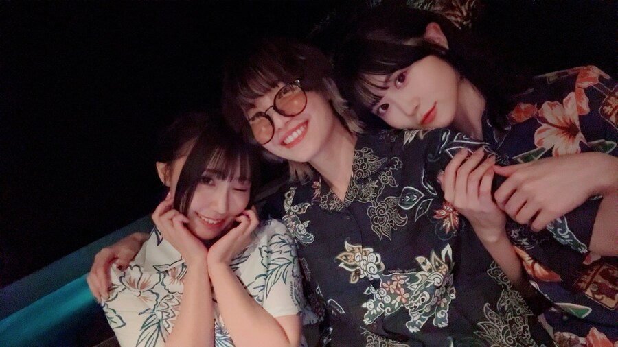 미인 자매들을 데리고 양손의 꽃을 시전한 일본 성우._1.jpg